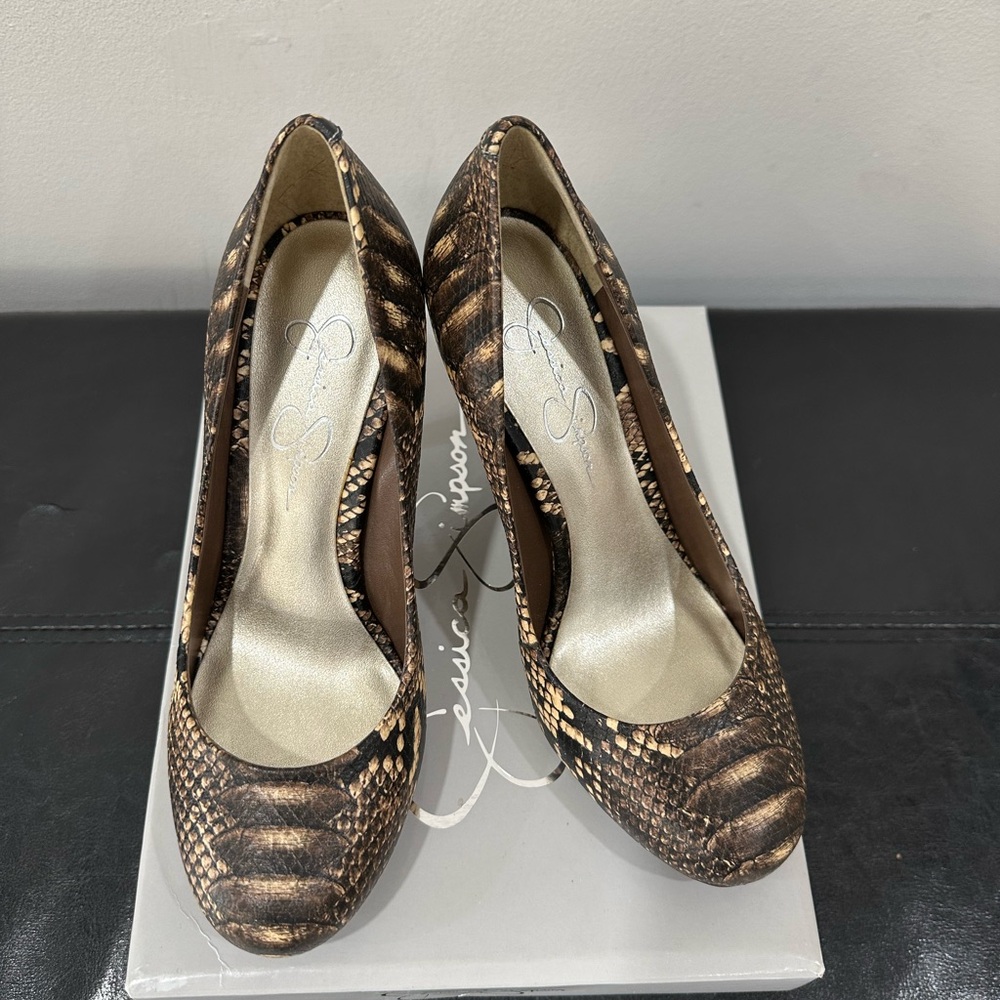 Jessica Simpson Heels Size 6.5 - Picture 2 of 8